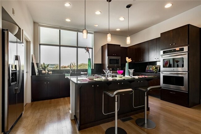 Building Photo - 345 NE 4th St