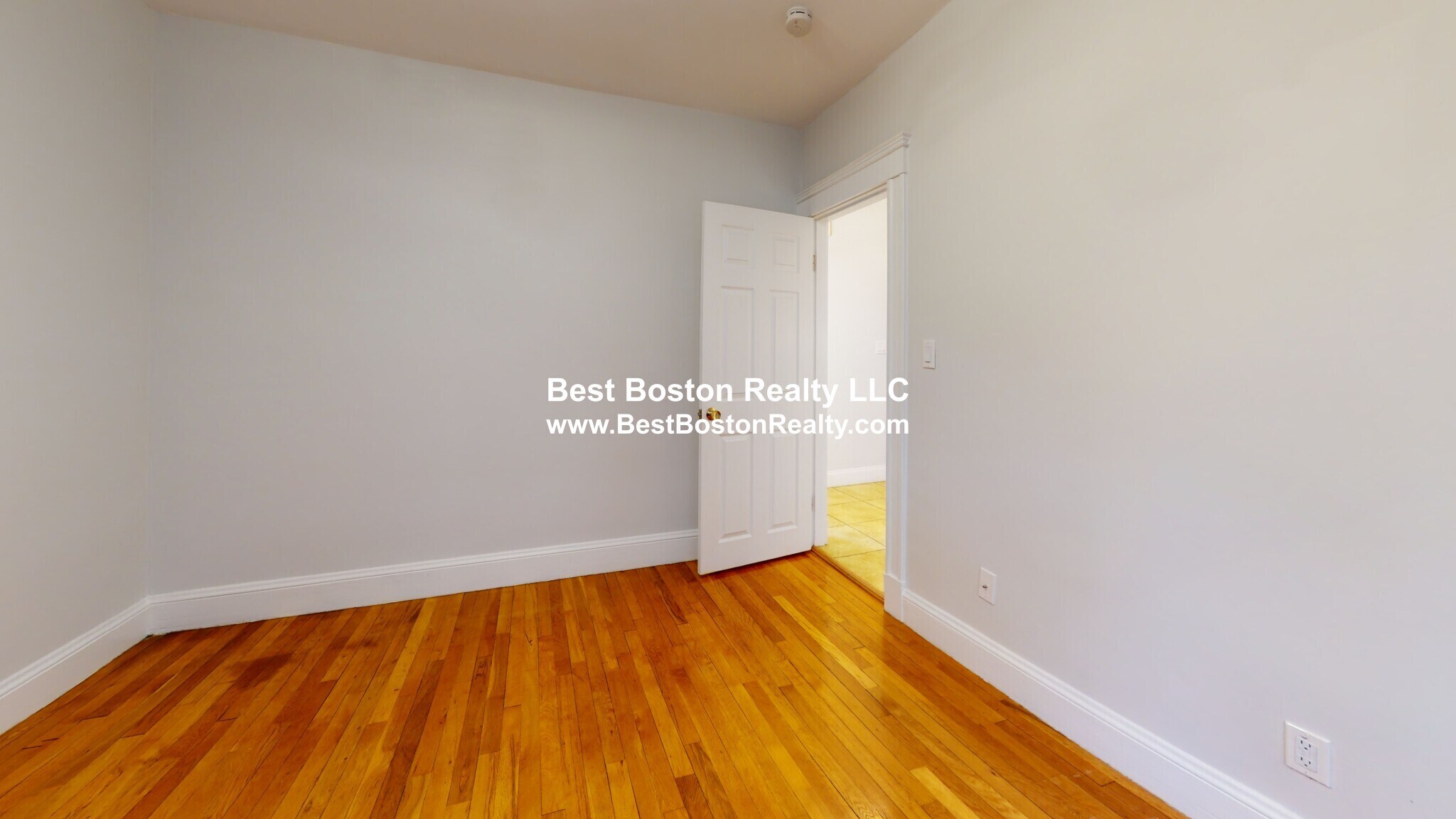 Building Photo - 14 Wellesley St