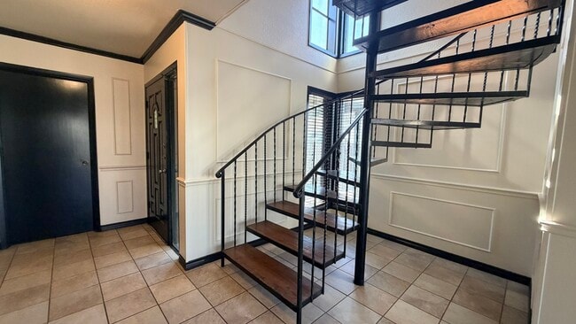 Building Photo - 13738 Tajamar St