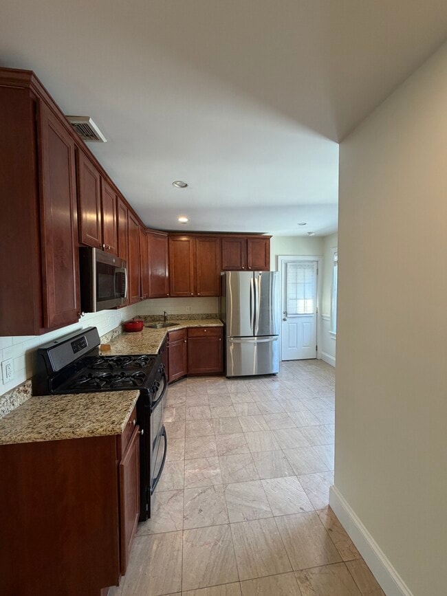 Building Photo - 45 Houghton St