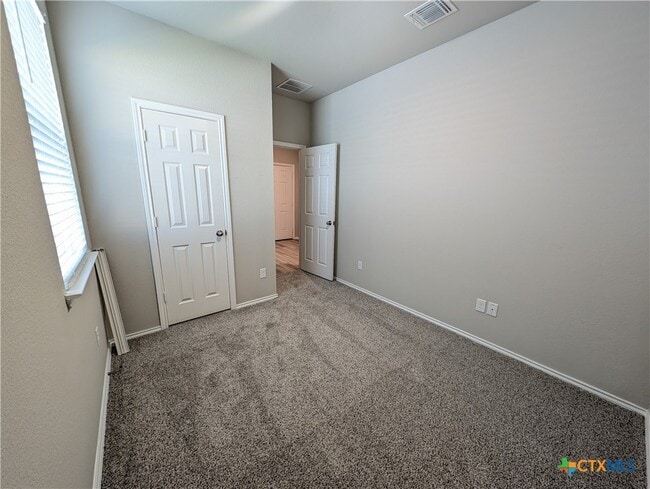 Building Photo - 1138 Stone Vly Rd