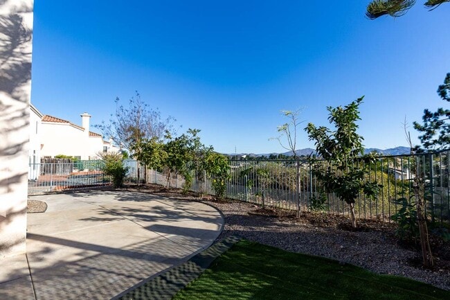 Building Photo - 3 bed, 2.5 bath DETACHED home in SCRIPPS RANCH