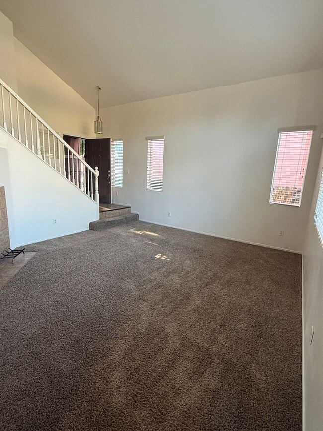 Building Photo - Brentwood Community- Centrally Located- 3 ...