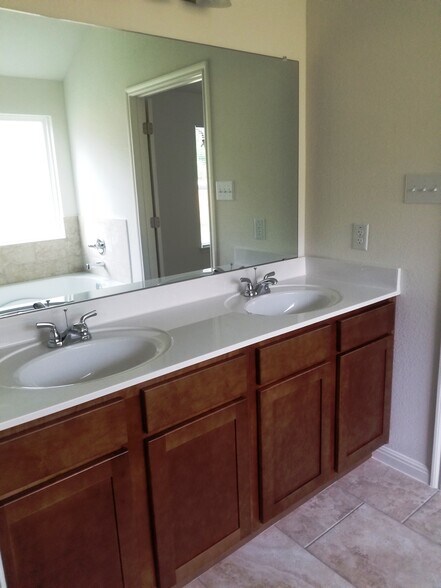 Building Photo - 3810 Flat Rock Mountain Dr