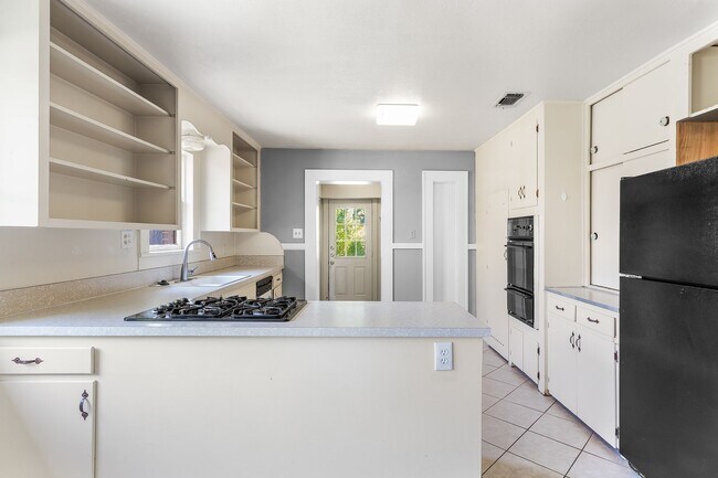 Building Photo - Fort Worth Gem Just Two Doors from TCU