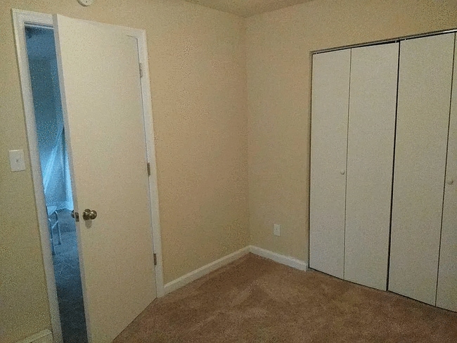 Building Photo - 1045 30th St