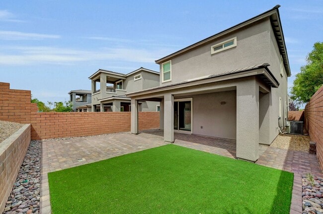 Building Photo - Summerlin gated community 4 bedroom 3 baths