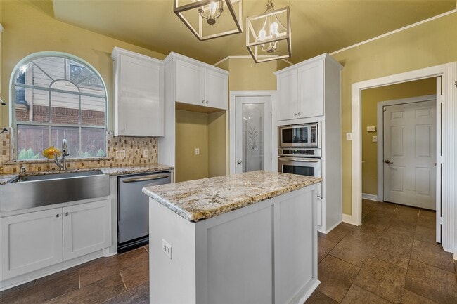 Building Photo - 3403 Hickory Creek Dr