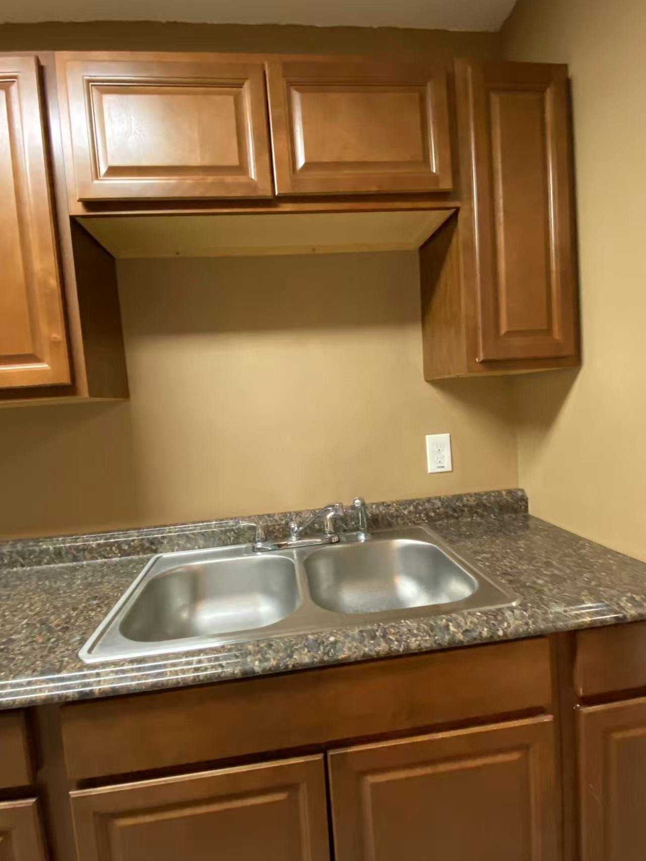 Building Photo - 5002 Blue Spruce Cir