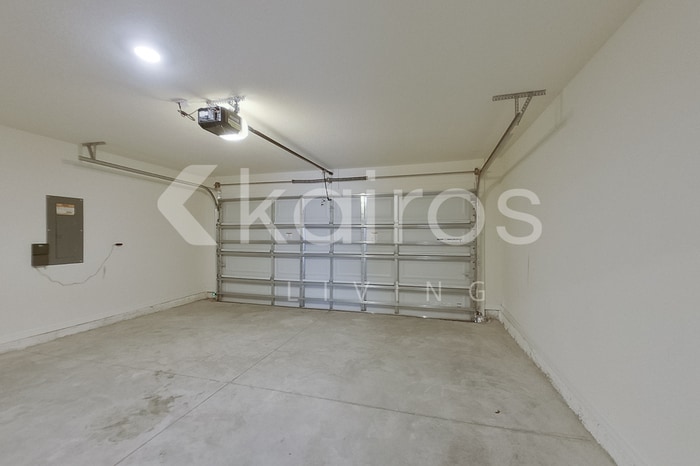 Building Photo - 4397 SW 85 Ln