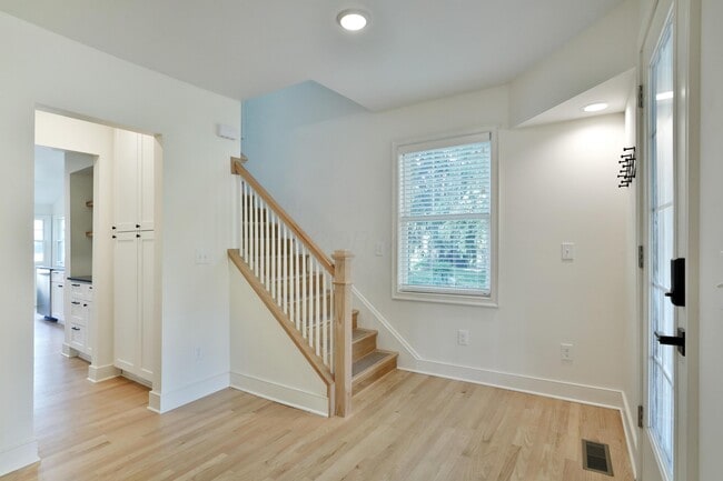 Building Photo - 125 S Knox St