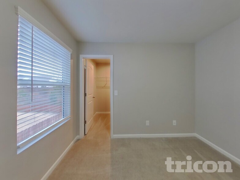 Building Photo - 115 Clove Hitch Dr