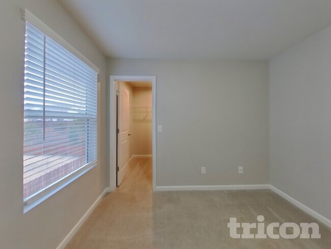 Building Photo - 115 Clove Hitch Dr