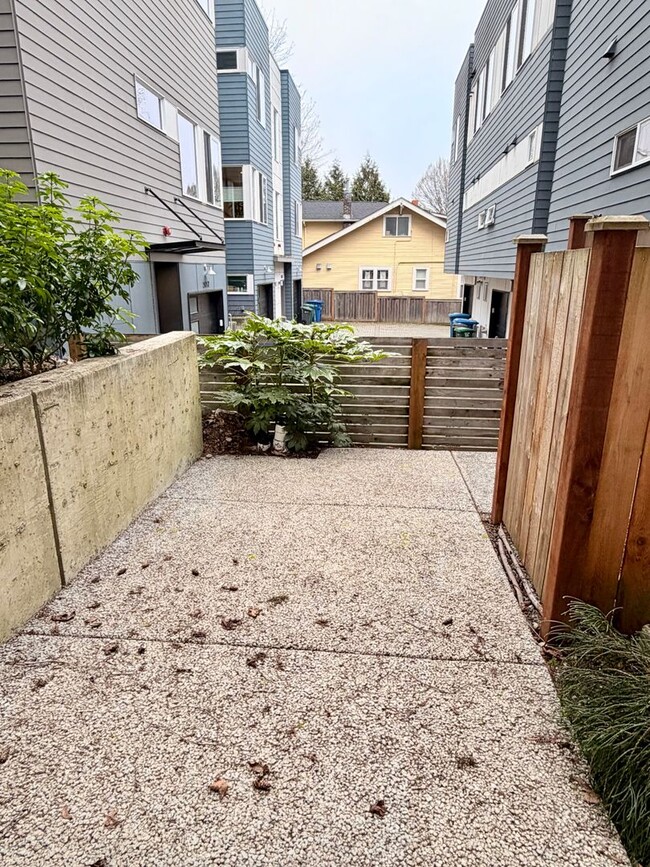 Building Photo - COOPER THOMAS 2613 DUPLEX