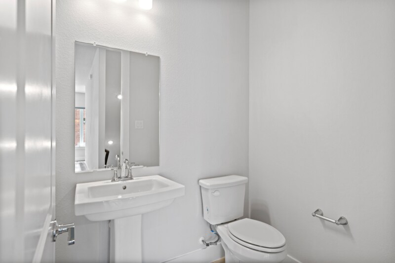 Building Photo - 8115 Bromley Dr