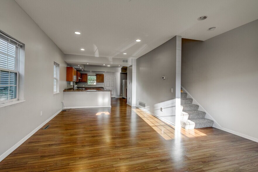 Building Photo - 3208 Pillsbury Avenue South