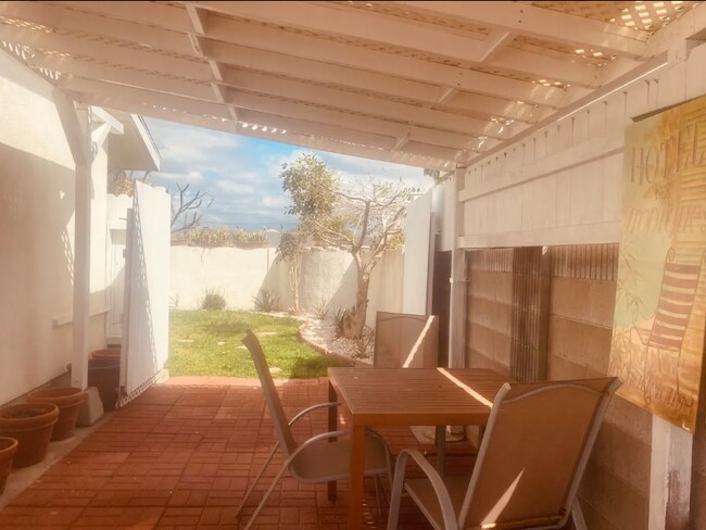 Building Photo - 8871 Belmont St