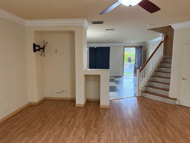 Building Photo - Modern 4 Bedroom w/ Loft Stonegate Area Vacaville *Star Rentals