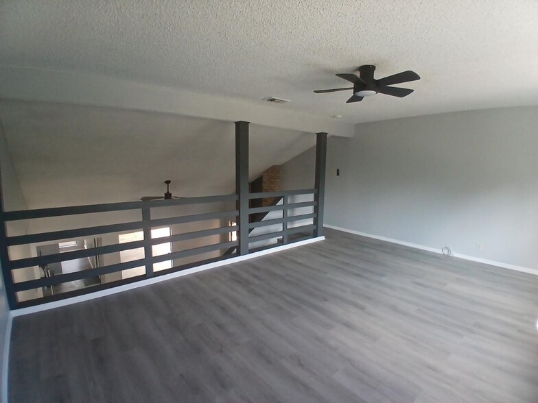 Loft could be fourth bedroom or office - 2943 Hunters Stream St