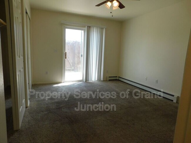 Building Photo - 1157 E Carolina Ave