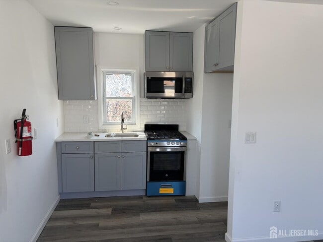 Building Photo - 15 Fitch St