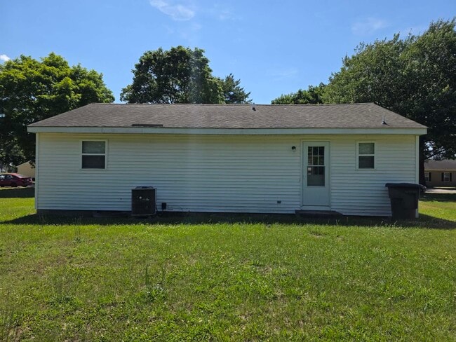 Building Photo - 1137 Hillcrest Ave