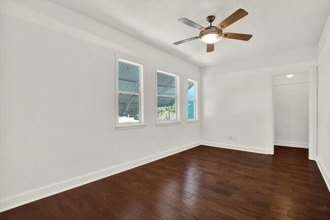 Building Photo - 1614 N Osceola Ave