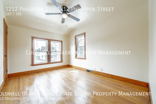 Building Photo - 1212 Philippen St