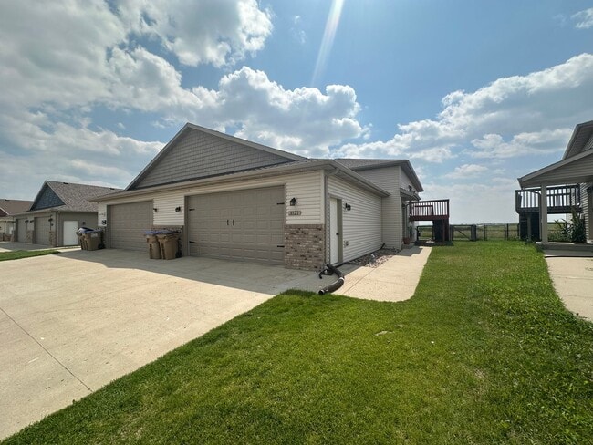 Primary Photo - 4 Bedroom Townhome