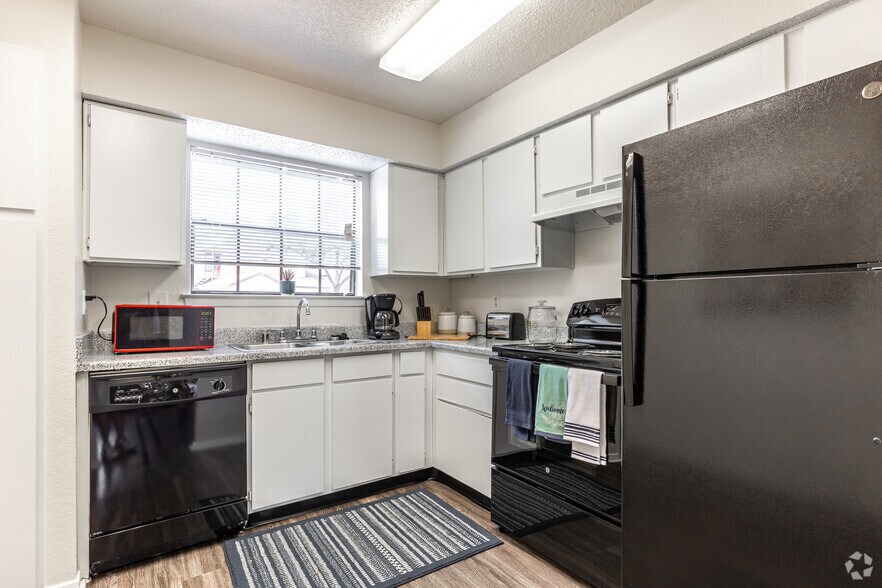 2BR, 2BA - 970SF - The Place At Harvestree