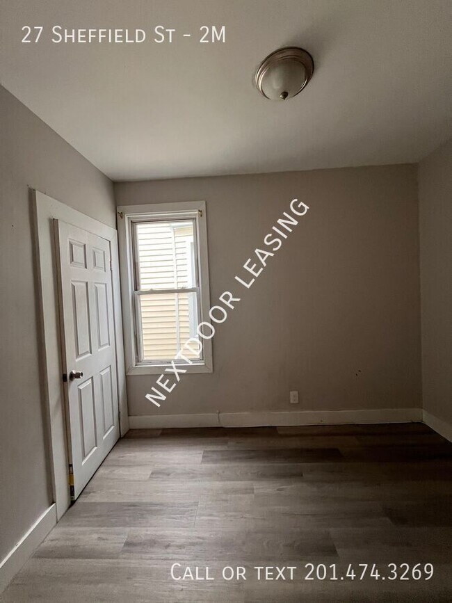 Building Photo - 27 Sheffield St