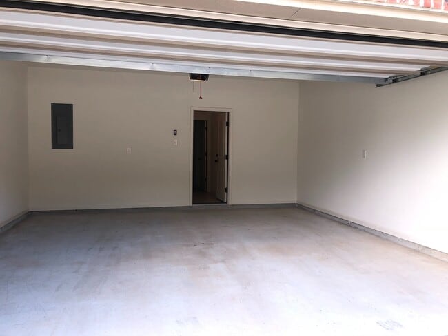 Building Photo - WATER FRONT PROPERTY! BEAUTIFUL 3BD/2BA HOME!