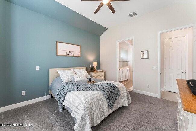 Building Photo - 39 Woodmere Ln