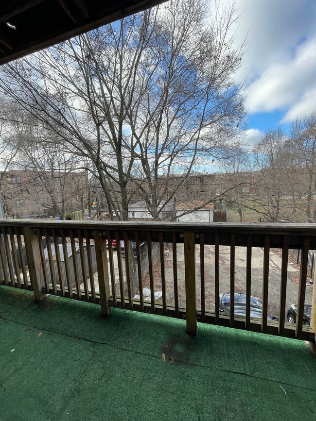 Building Photo - 1428 S Central Park Ave