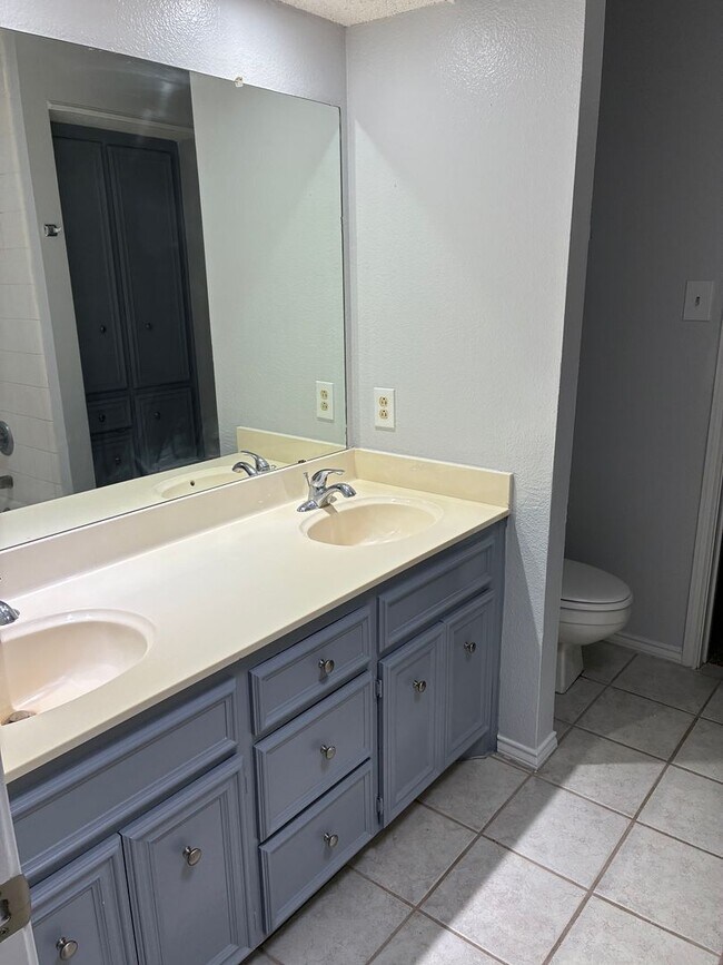 Building Photo - Price Improvement on this 4 bedroom