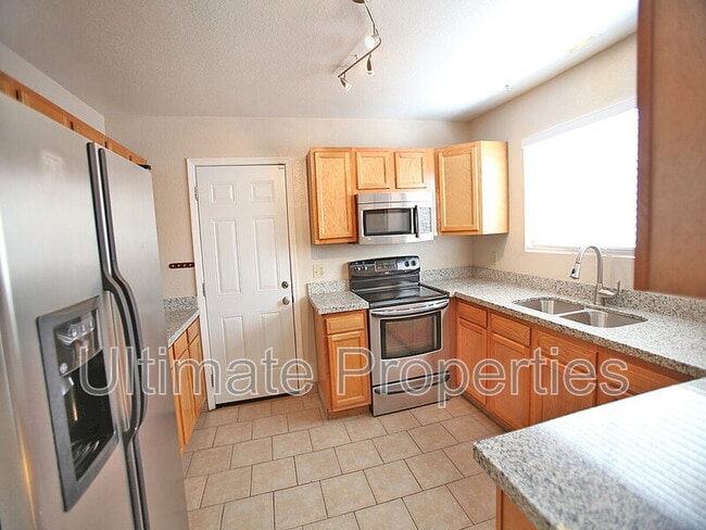 Building Photo - 948 E Escuda Dr