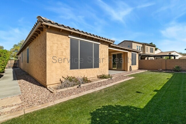 Building Photo - 14479 W Desert Flower Dr