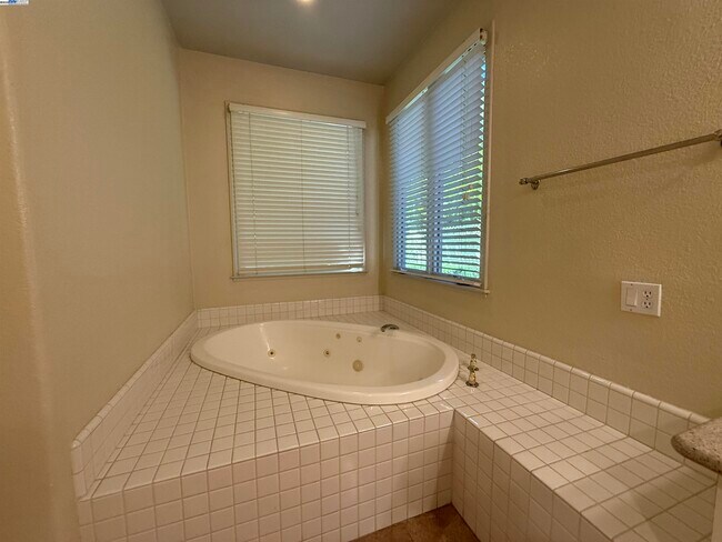Building Photo - 7879 Cypress Creek Ct