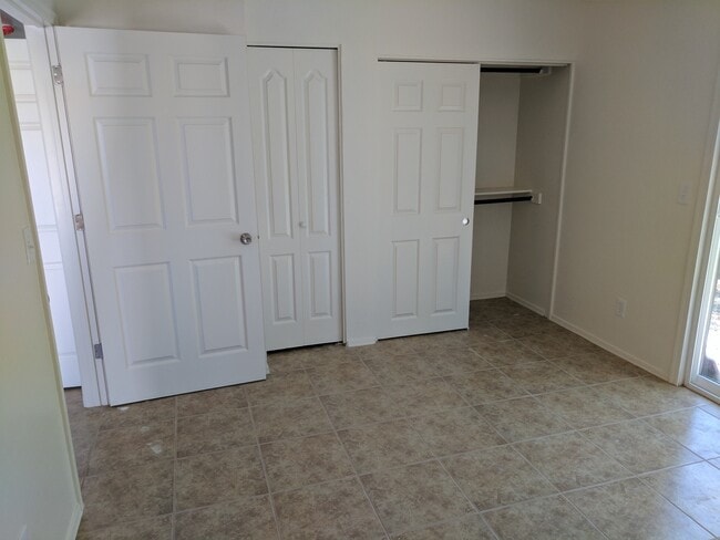 Building Photo - 2 Bedrooms and 2 Bath Rental
