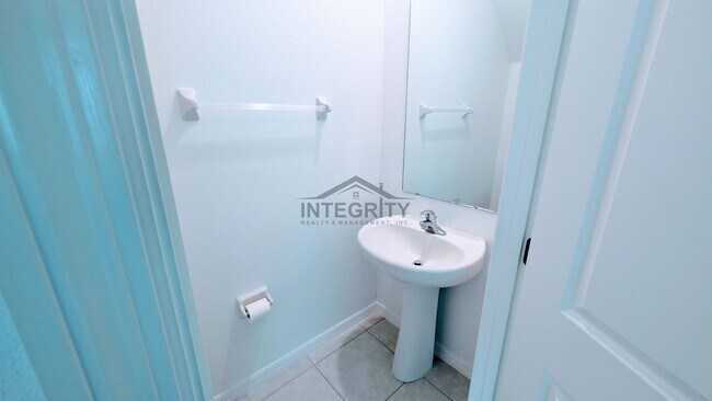 Building Photo - 6049 Shiner St