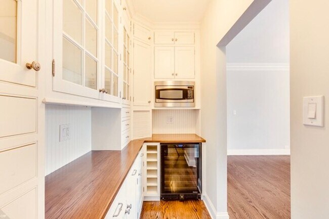 Building Photo - Exquisite 2-Bed, 2-Bath Luxury Condo in th...