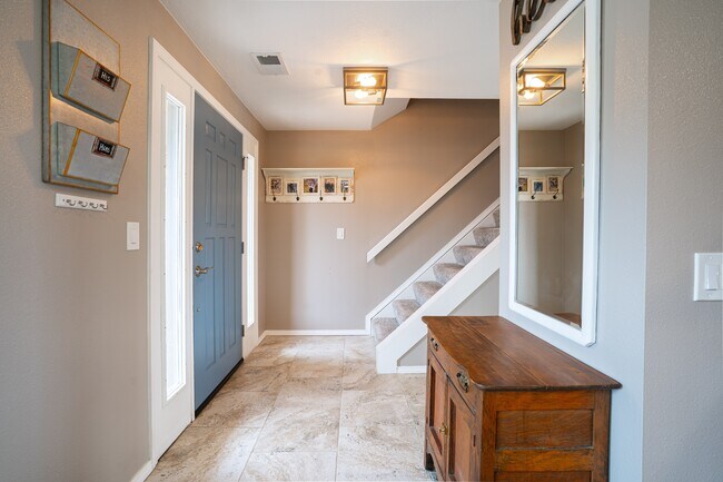 Building Photo - 850 Wuthering Heights Dr