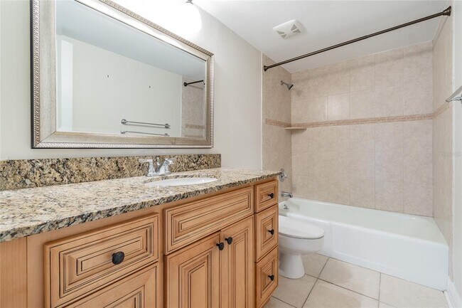 Building Photo - 13618 Greenfield Dr