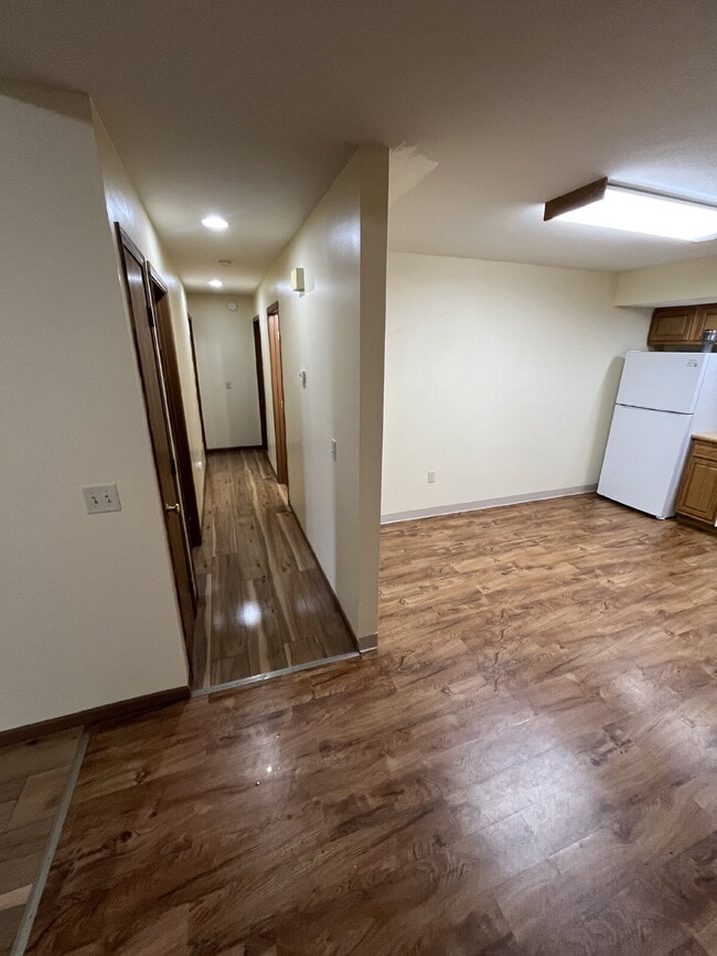 Building Photo - 1352 Campbell Rd