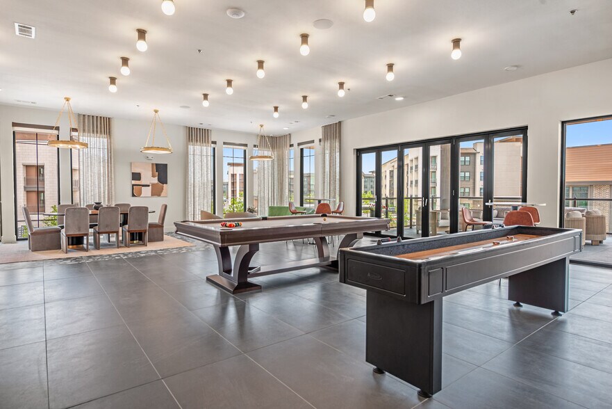 Complex Game Room - 749 Ipswich Ave