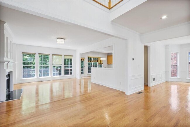 Building Photo - 2024 Wrights Mill Cir NE
