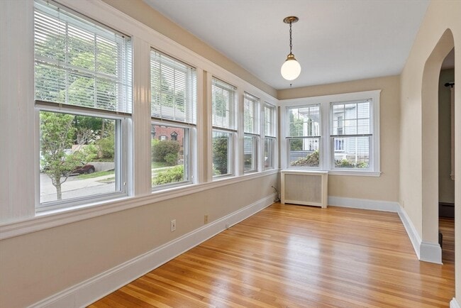 Building Photo - 76 Lynde Ave