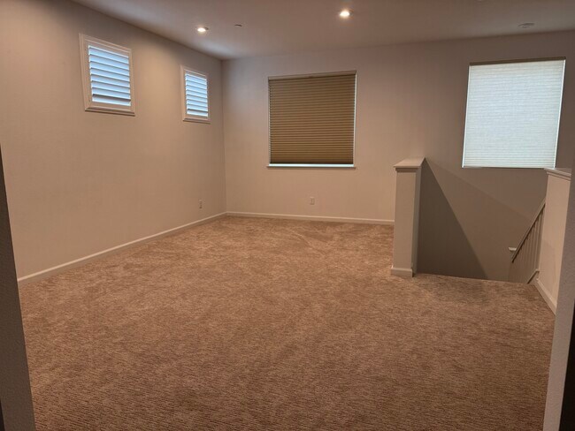 Building Photo - 1580 Blue Moon Ln