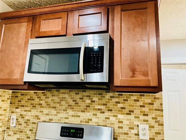 Building Photo - 11827 Moss Branch Rd