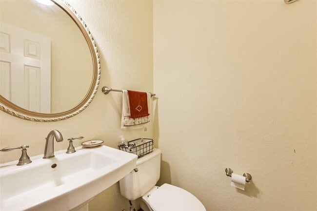 Building Photo - 1306 N Gabriel River Cir